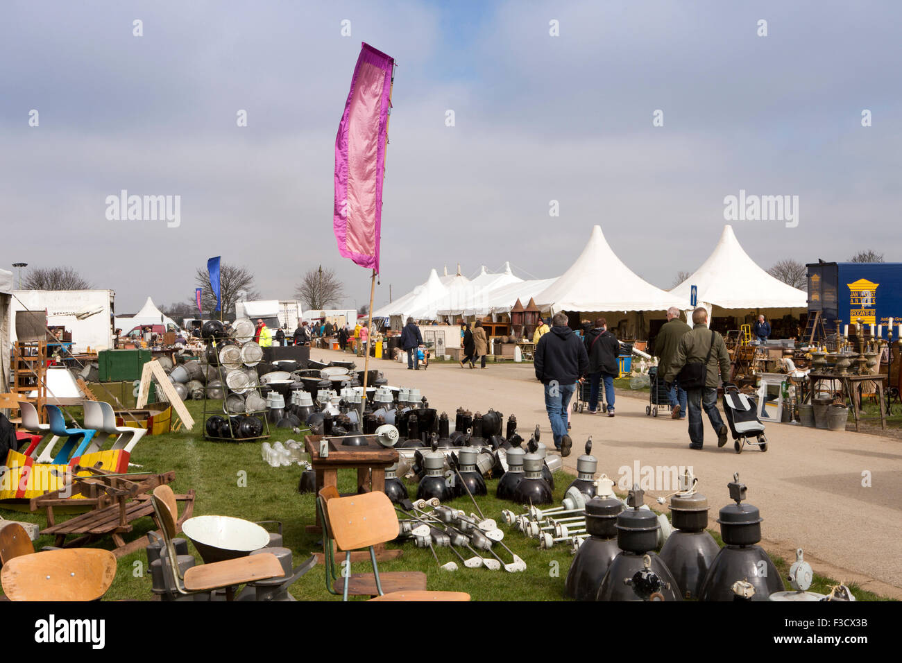 UK, England, Lincolnshire, Lincoln, Antiques Fair, stall selling reclaimed industrial lighting Stock Photo