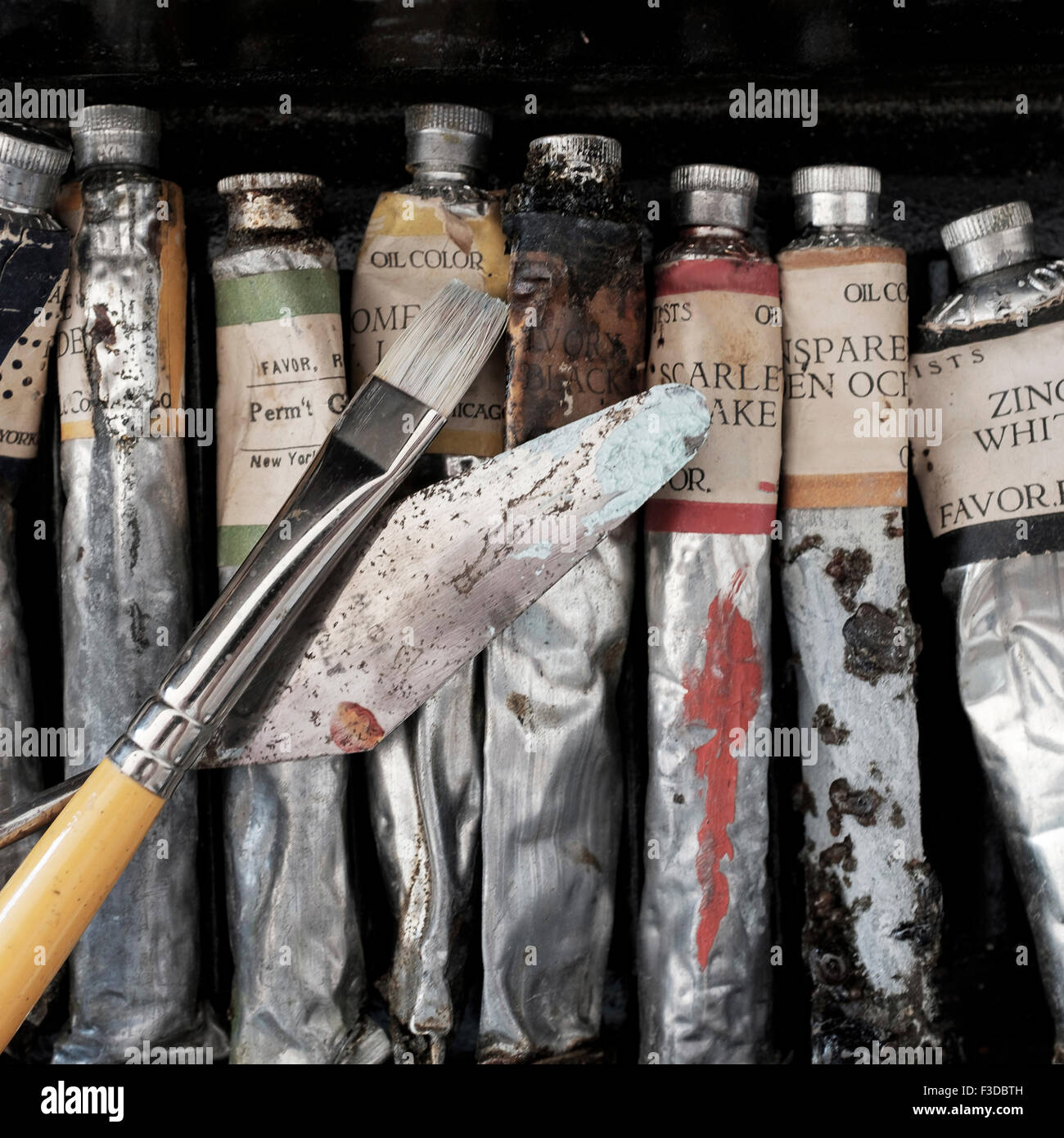 Oil paint tubes in row Stock Photo Alamy
