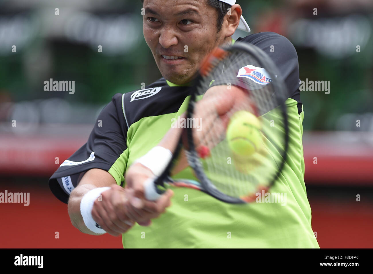 Ariake Coliseum, Tokyo, Japan. 5th Oct, 2015. Tatsuma Ito (JPN), OCTOBER 5, 2015 - Tennis : Rakuten Japan Open Tennis Championships 2015, the first round match between Yoshihito Nishioka (JPN) 1-2 Tatsuma Ito (JPN) at Ariake Coliseum, Tokyo, Japan. © AFLO SPORT/Alamy Live News Stock Photo