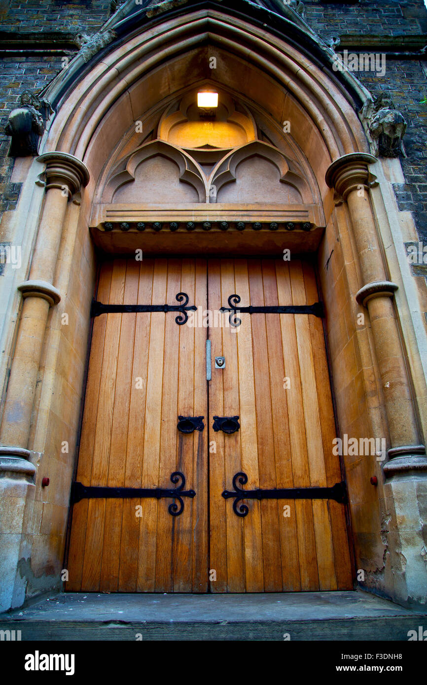 Door Church Filechurch Of The Holy Trinity Philadelphia Red Door Jpg