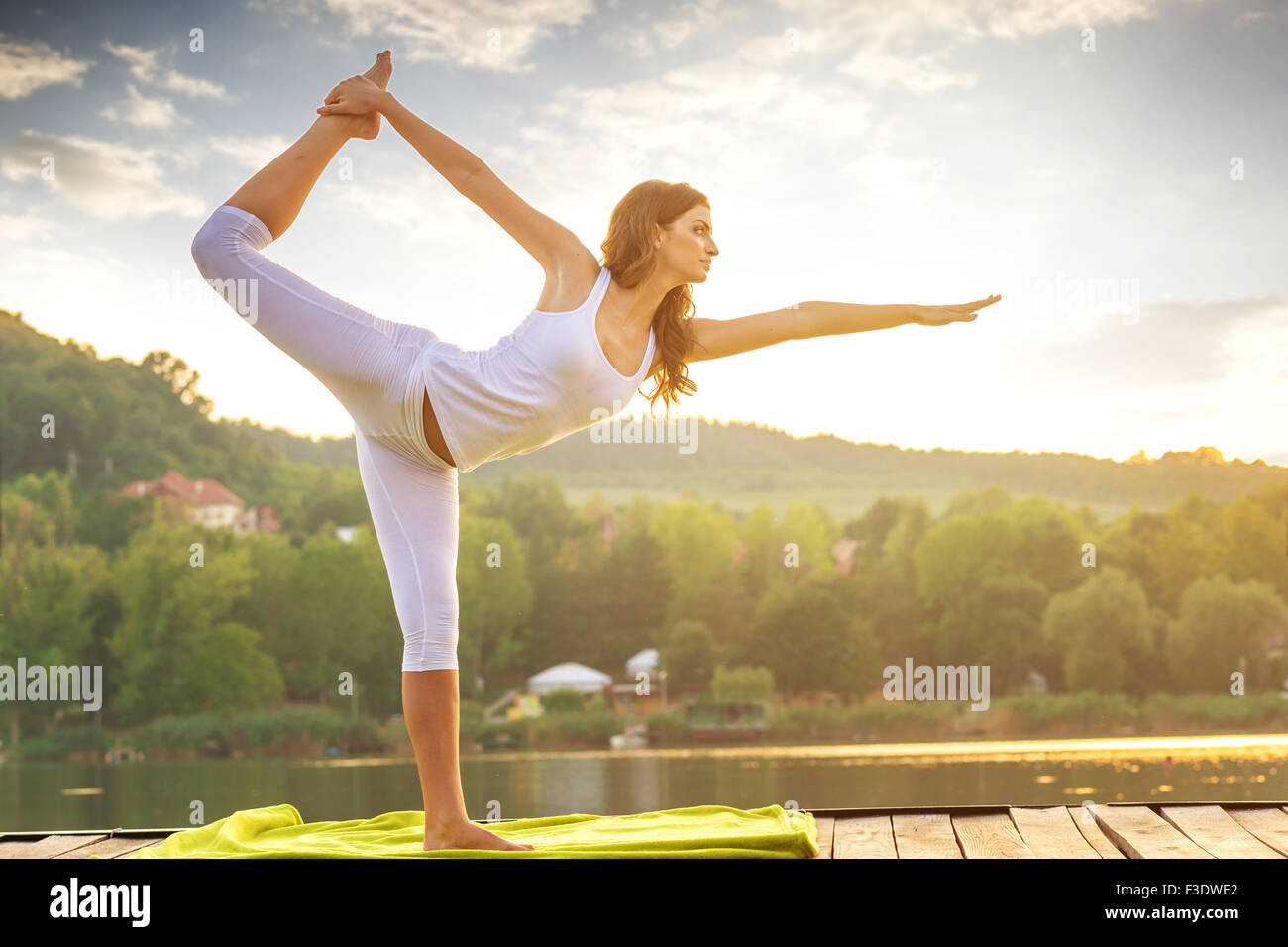 Girl yoga lake hi-res stock photography and images - Alamy