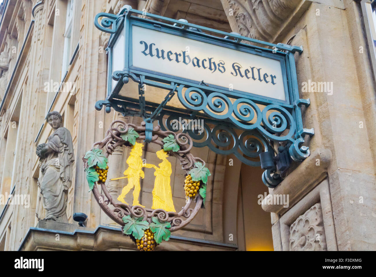 Auerbachs Keller, restaurant exterior, MäidlerPassage, Altstadt, old
