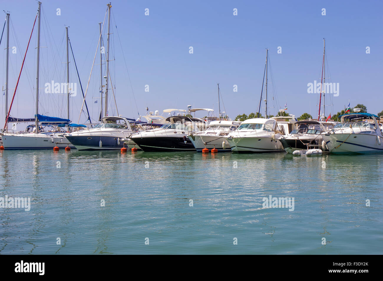 Sail boats power boats hi-res stock photography and images - Alamy
