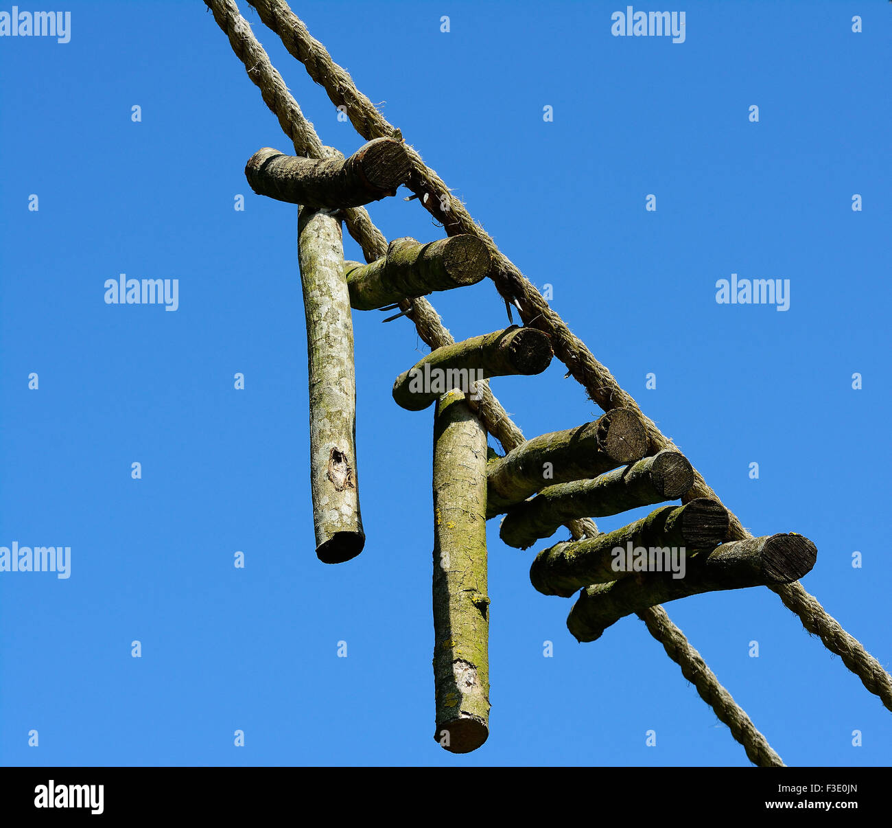 Old rope bridge broken hi-res stock photography and images - Alamy