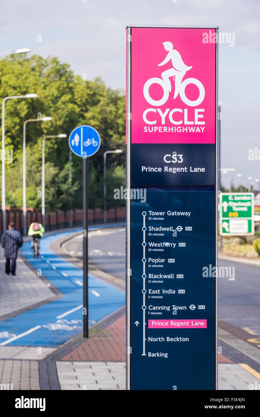 Cycle Superhighway route marker, London, England, U.K. Stock Photo