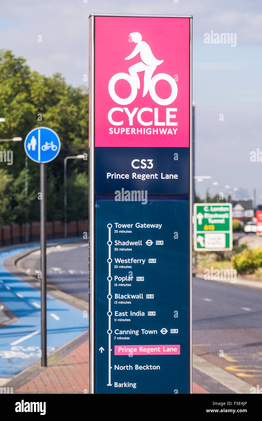 Cycle Superhighway route marker, London, England, U.K. Stock Photo