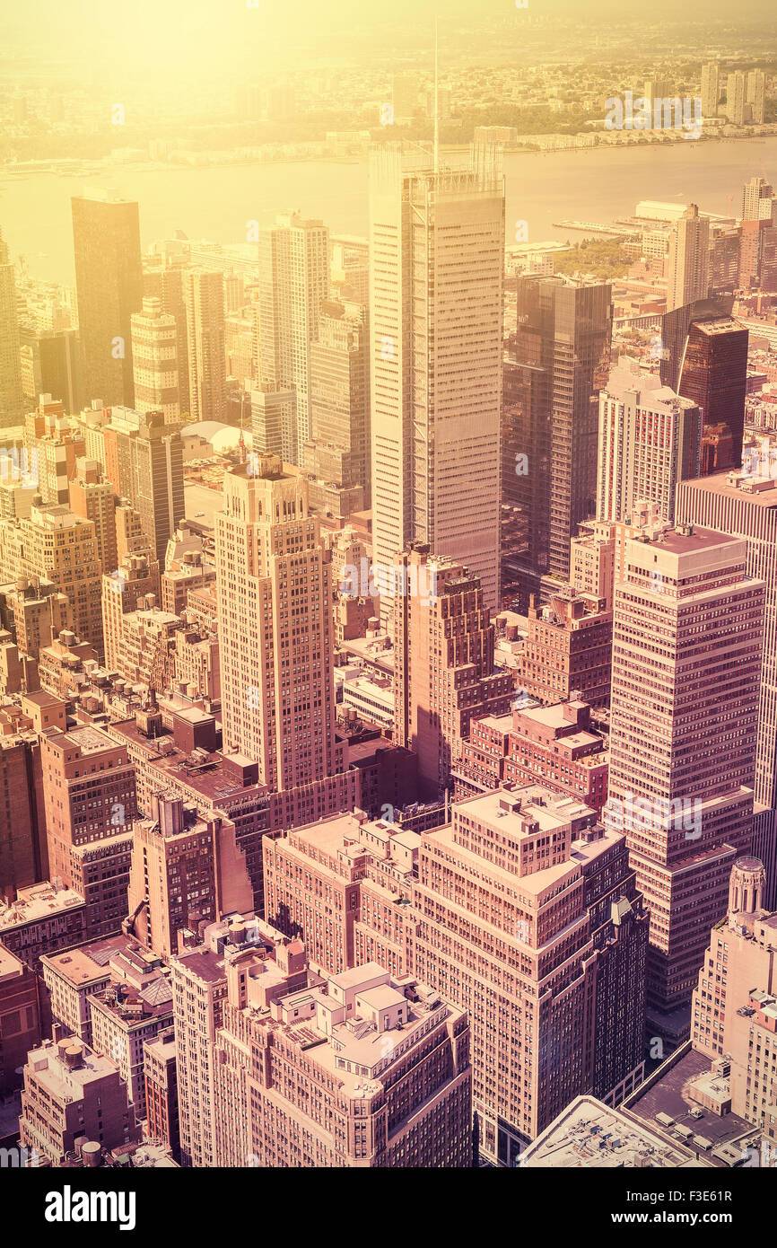 Vintage skyscraper hi-res stock photography and images - Alamy, image size:866x1390