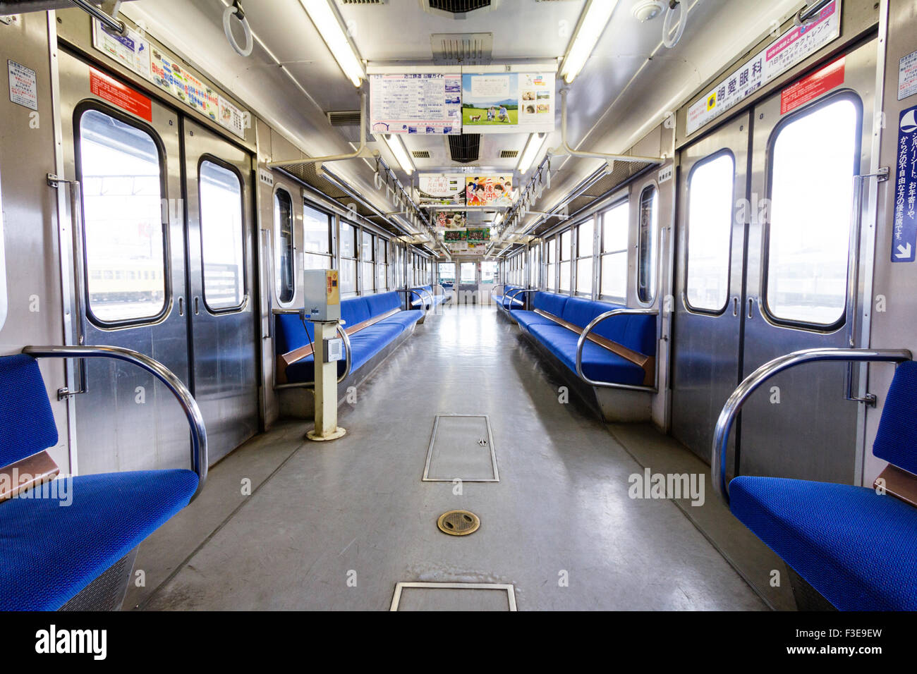 Empty train carriage hires stock photography and images Alamy