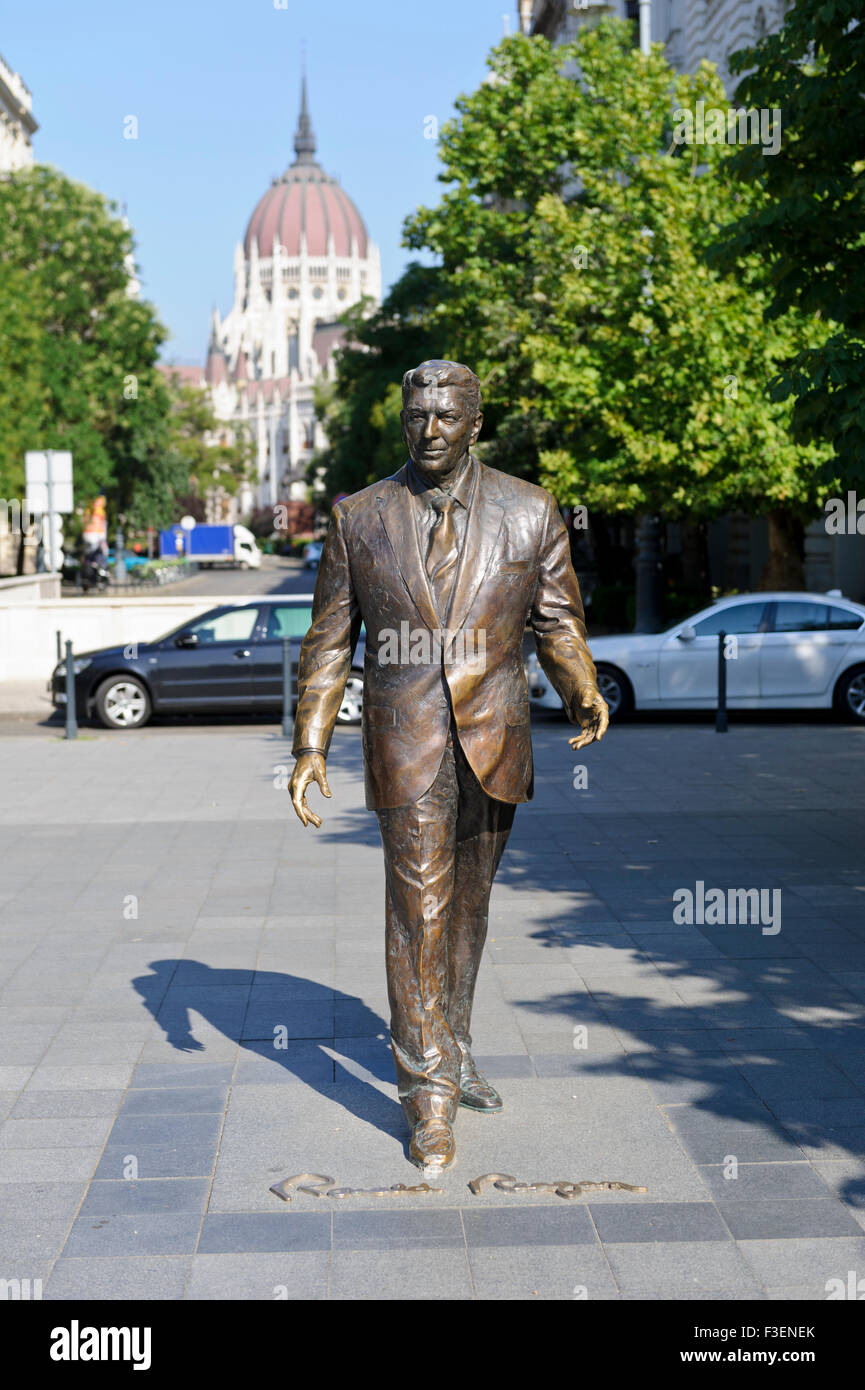 a-lifesize-sculpture-of-ronald-reagan-40th-president-of-the-united