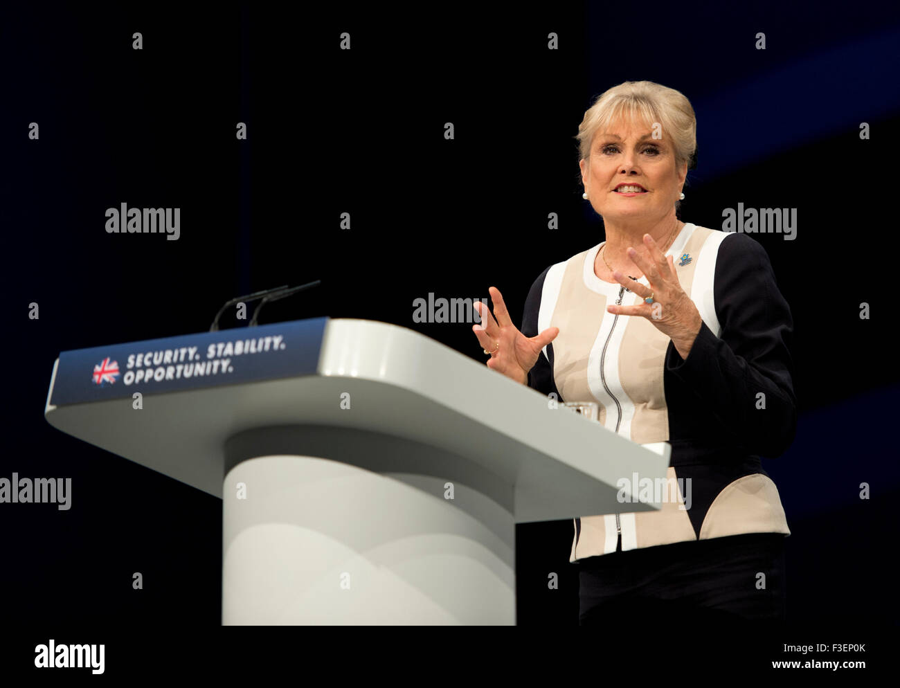 Angela rippon hi-res stock photography and images - Alamy