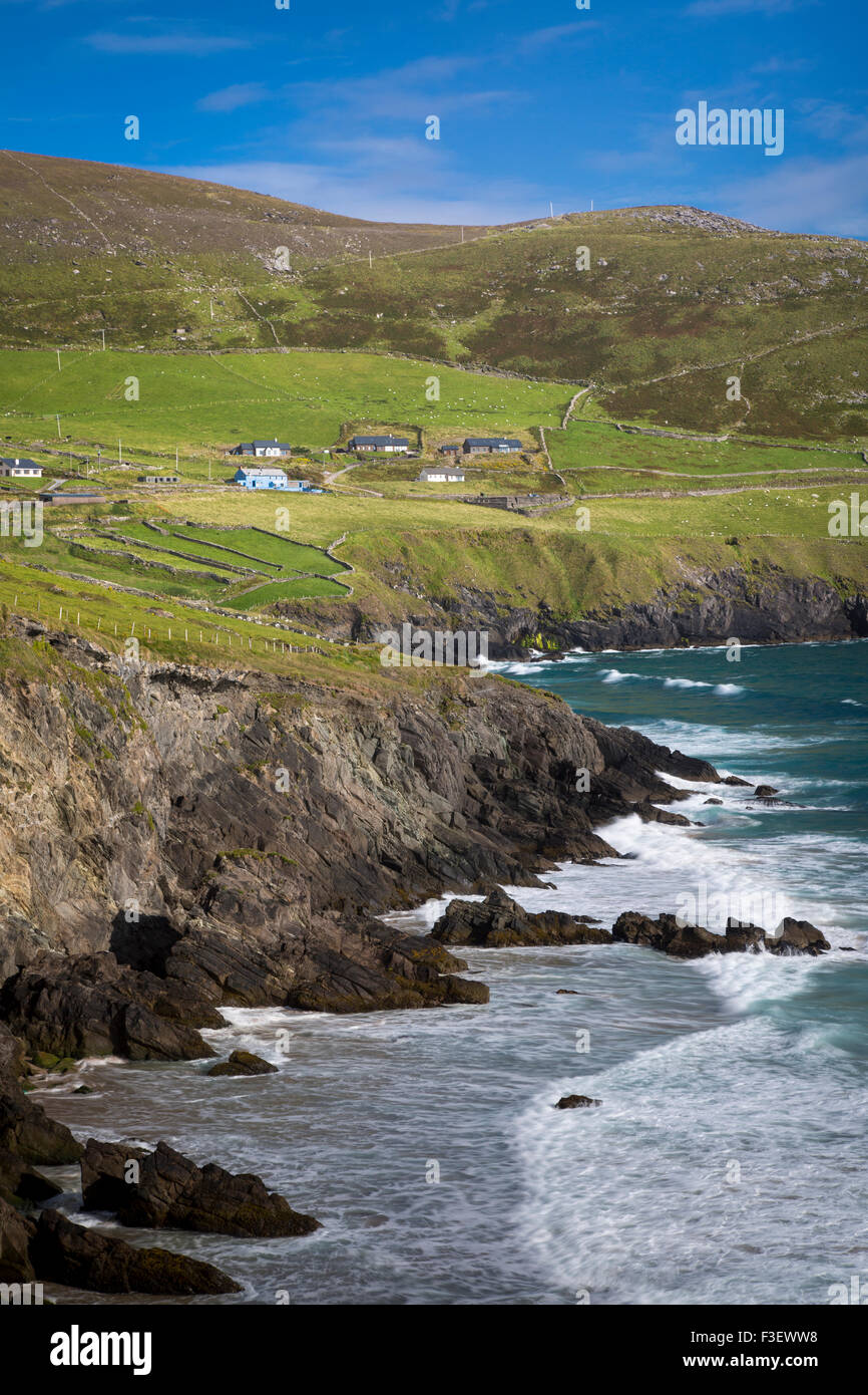 Tiny village of Coumeenoole along the rocky coastline of the Dingle Peninsula, County Kerry, Republic of Ireland Stock Photo