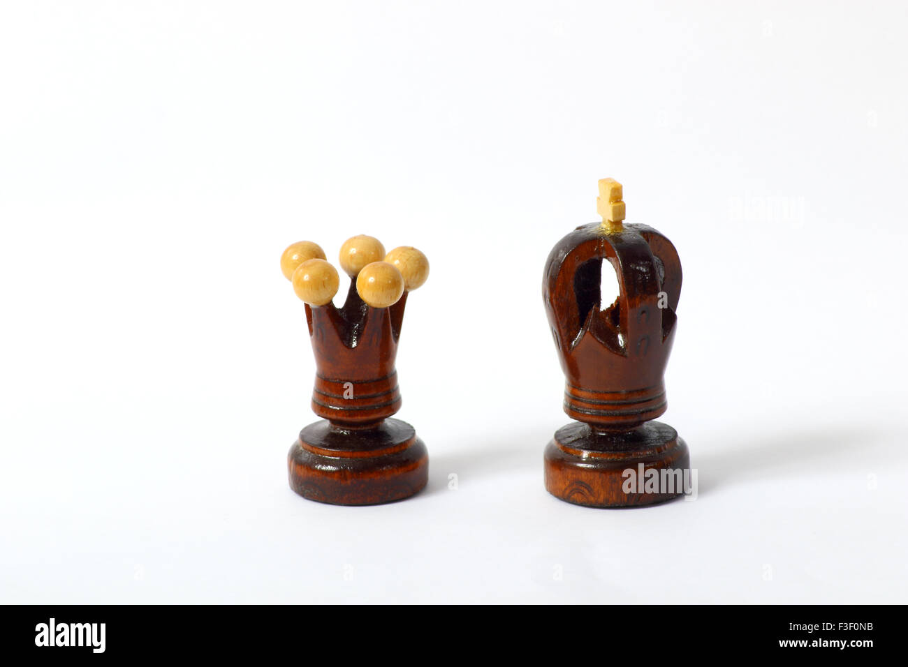 King and queen chess pieces Stock Photo Alamy