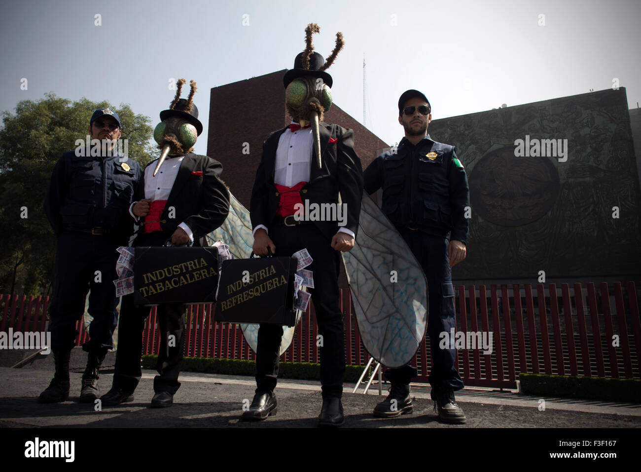 Mexico City, Mexico. 6th Oct, 2015. Demonstrators participate in a protest against the soda and tobacco industries, in front of the Chamber of Deputies, in Mexico City, capital of Mexico, on Oct. 6, 2015. Credit:  Alejandro Ayala/Xinhua/Alamy Live News Stock Photo
