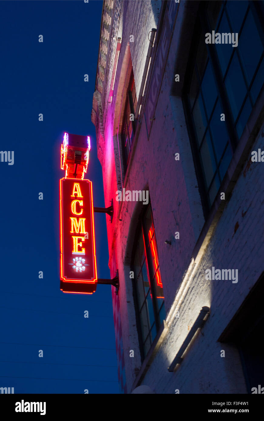 Feed and seed hires stock photography and images Alamy