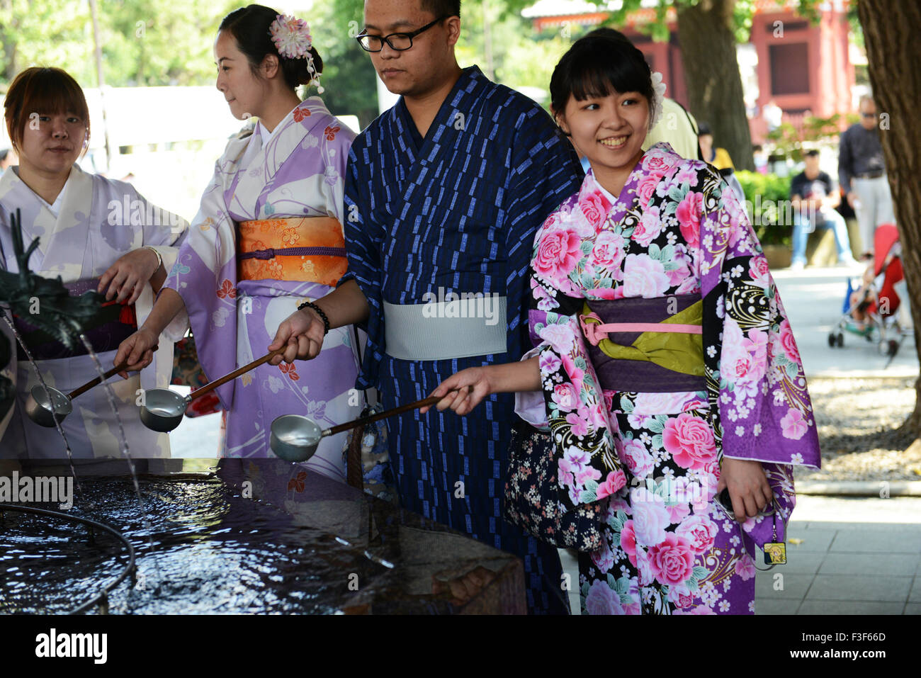 Japanese Man in Traditional Yukata Editorial Photo - Image of male, kimono:  186432931