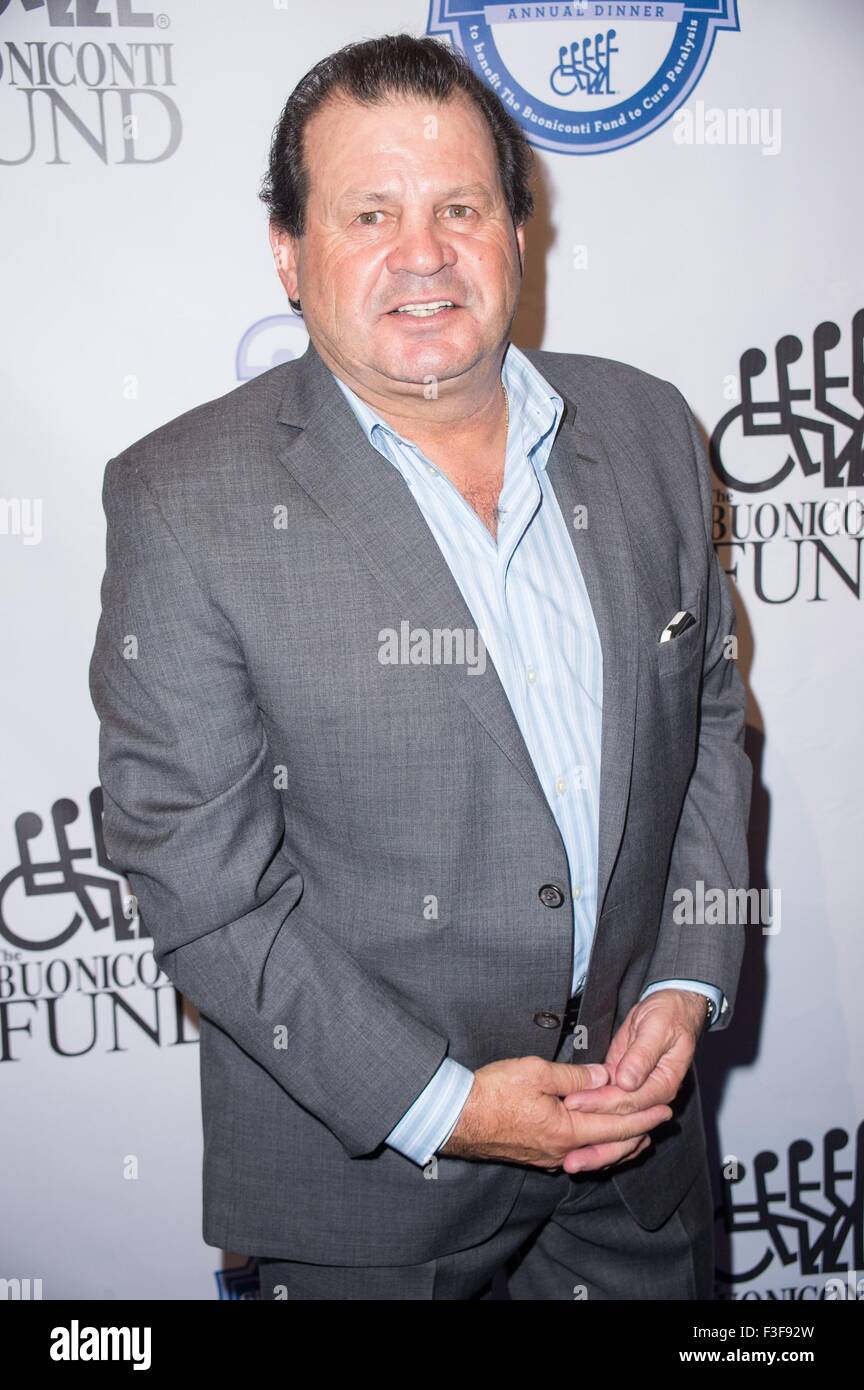 New York, NY, USA. 6th Oct, 2015. Mike Eruzione at arrivals for The Buoniconti Fund to Cure Paralysis 30th Annual Great Sports Legends Dinner, The Waldorf-Astoria, New York, NY October 6, 2015. Credit:  Steven Ferdman/Everett Collection/Alamy Live News Stock Photo