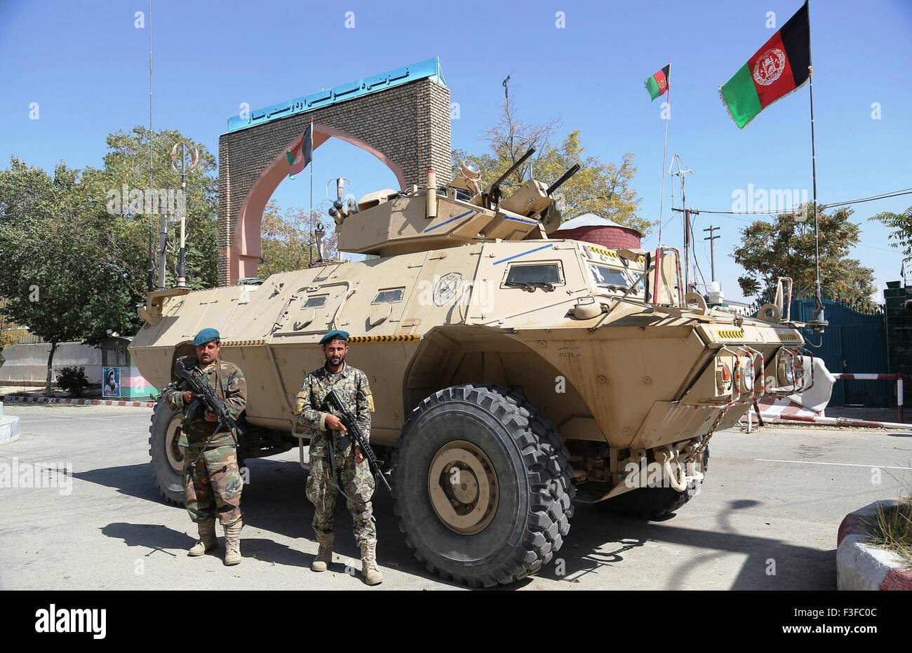 Talib Guard Taliban security forces stand guard hi-res stock photography and images ...