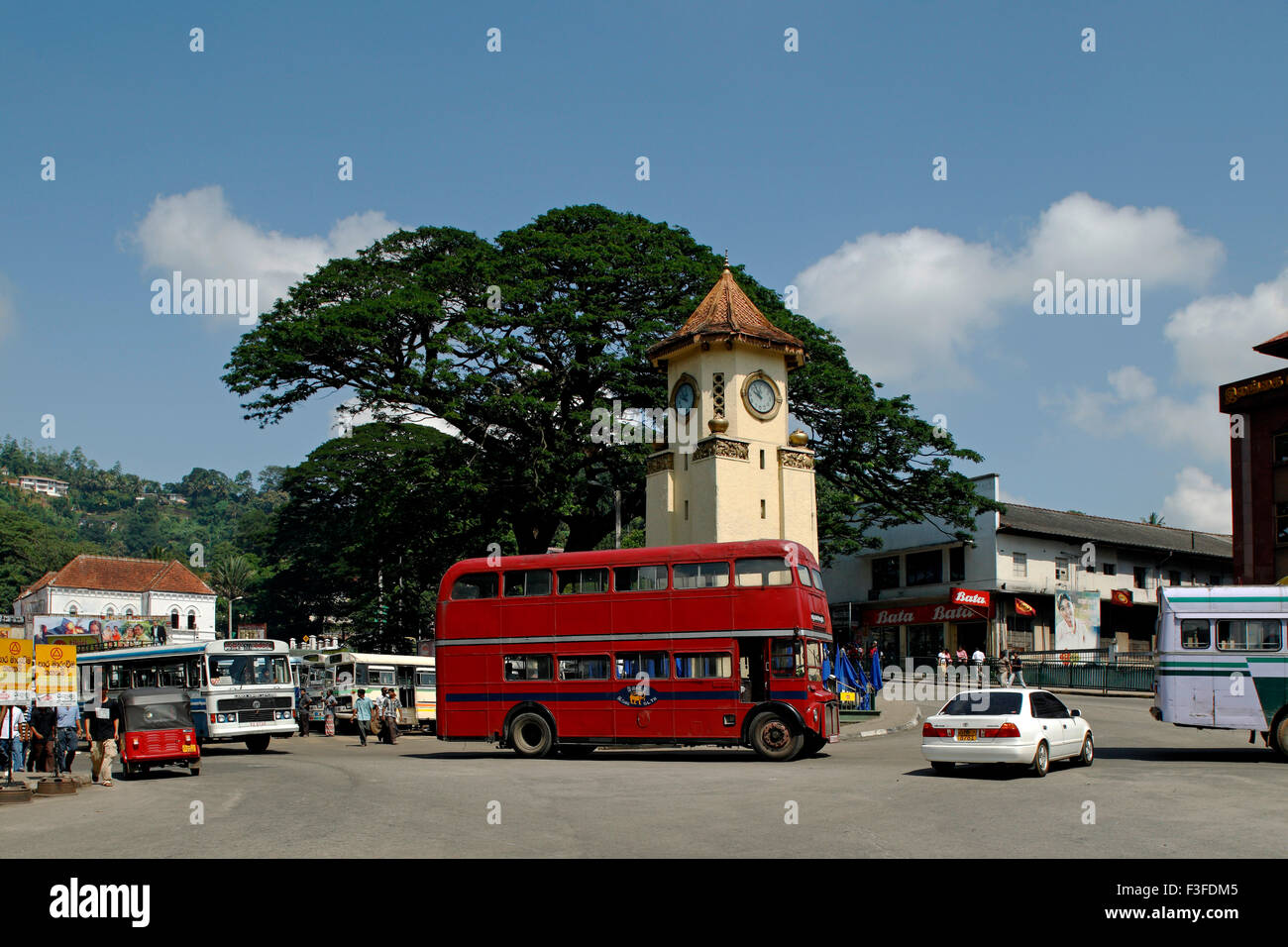 Sri lanka kandy double decker hires stock photography and images Alamy