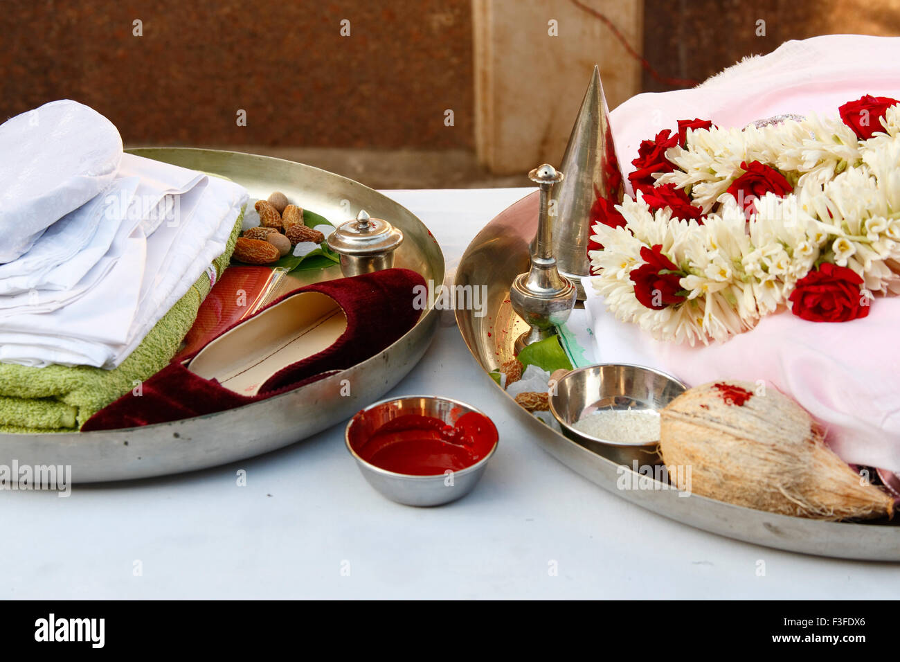 Sase contains Navjot garments ; Ritual ; Parsi Navjot a thread ceremony