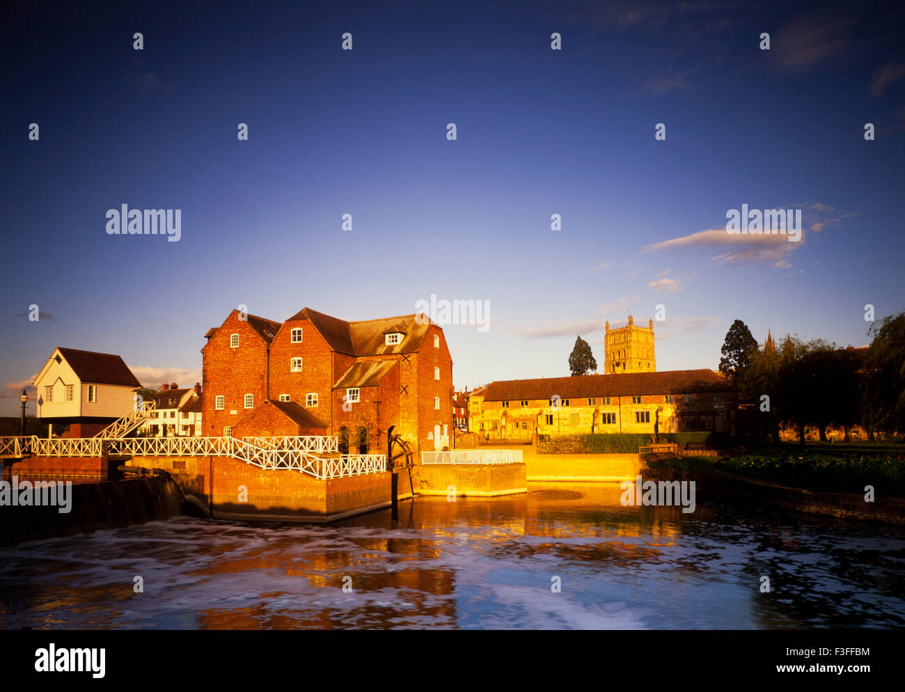 Abbey Mill on the River Avon and Tewkesbury Abbey Stock Photo Alamy