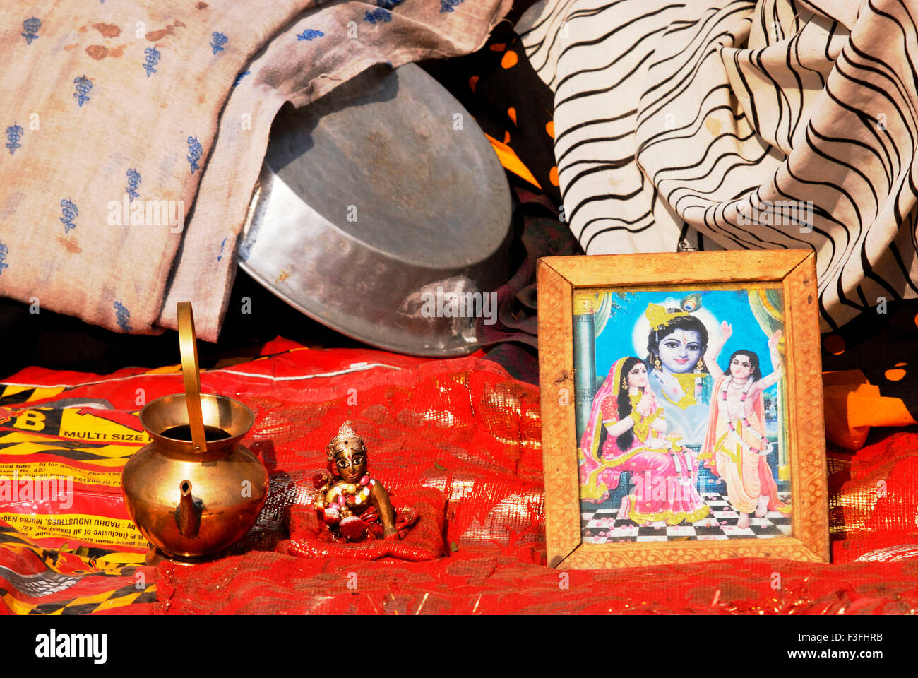 Hindu sadhu praying pot ; Gangasagar fair ; Ganga Sagar mela ; Sagar Island ; Kakdwip ; South 24 Parganas ; West Bengal ; India ; Asia Stock Photo