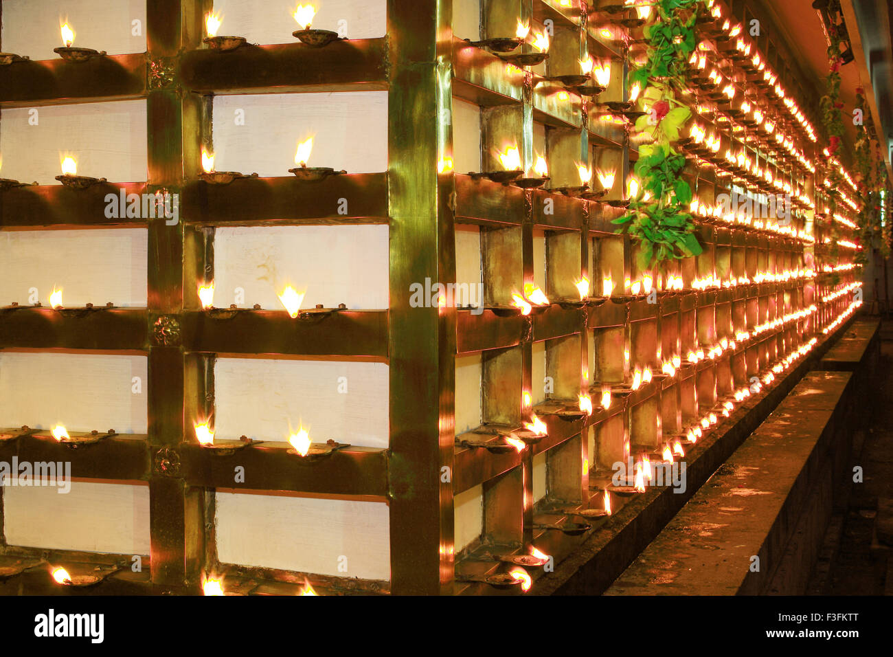 India temple lamps hi-res stock photography and images - Alamy