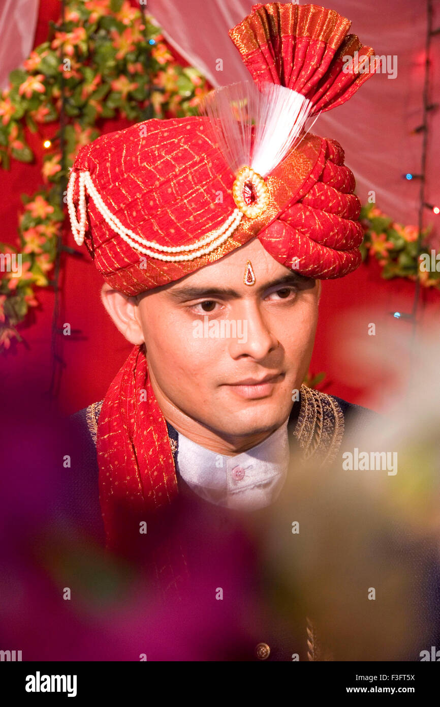 Indian bridegroom in traditional wearing for marriage ceremony MR729E