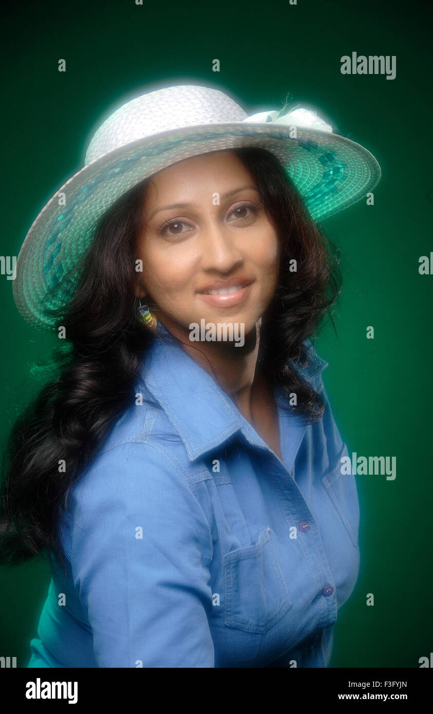 Woman wearing black hat hi-res stock photography and images - Alamy