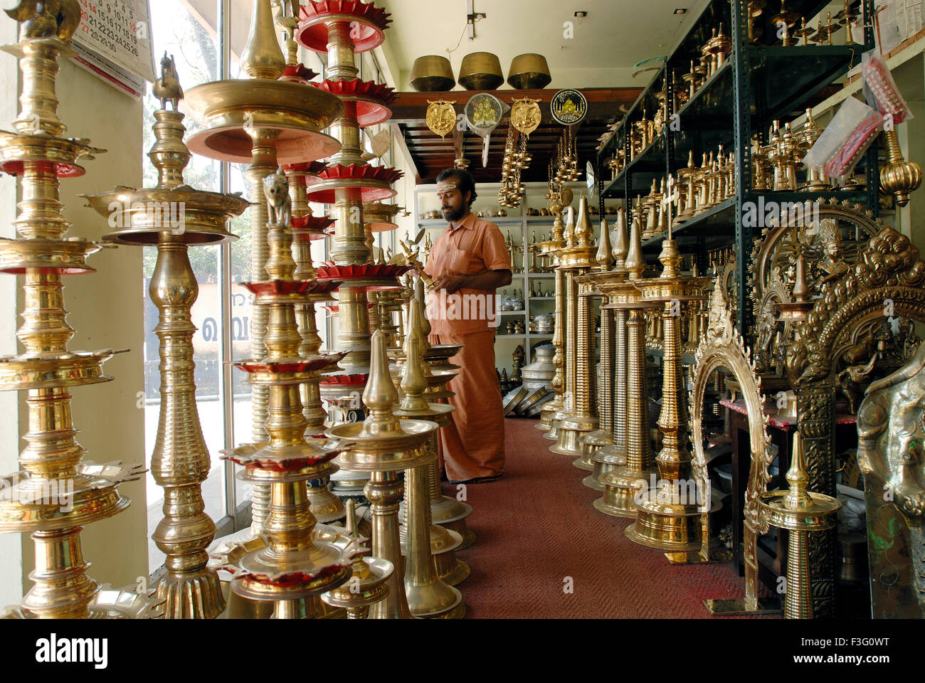 Brass oil lamps hi-res stock photography and images - Alamy