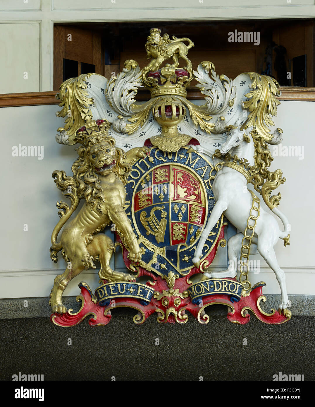 Royal arms hires stock photography and images Alamy