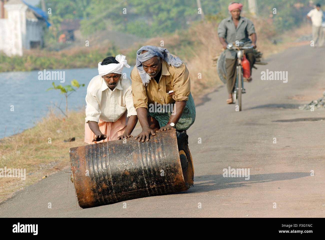 Tar drum hi res stock photography and images Alamy