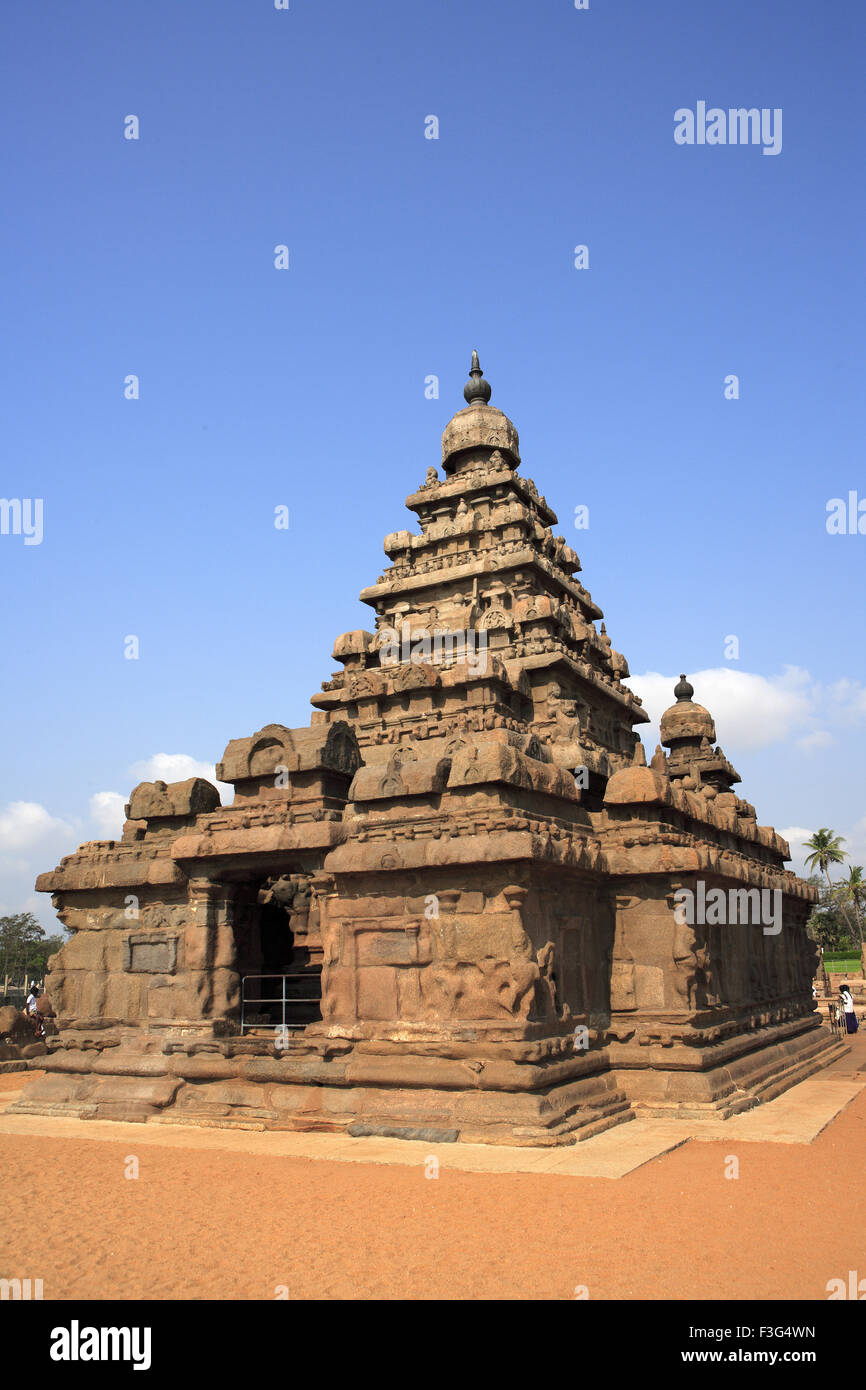 Shore temple dedicated gods Vishnu Shiva Pallava King Rajasimha Mahabalipuram Chengalpattu Tamil Nadu Stock Photo