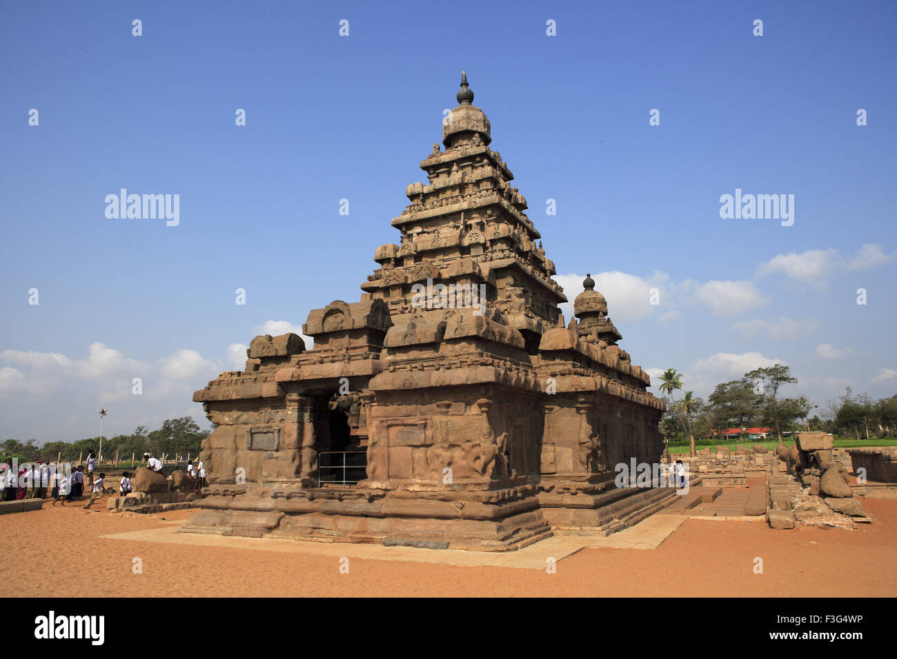Shore temple dedicated to gods Vishnu and Shiva built reign Pallava King Rajasimha Mahabalipuram Chengalpattu Tamil Nadu Stock Photo