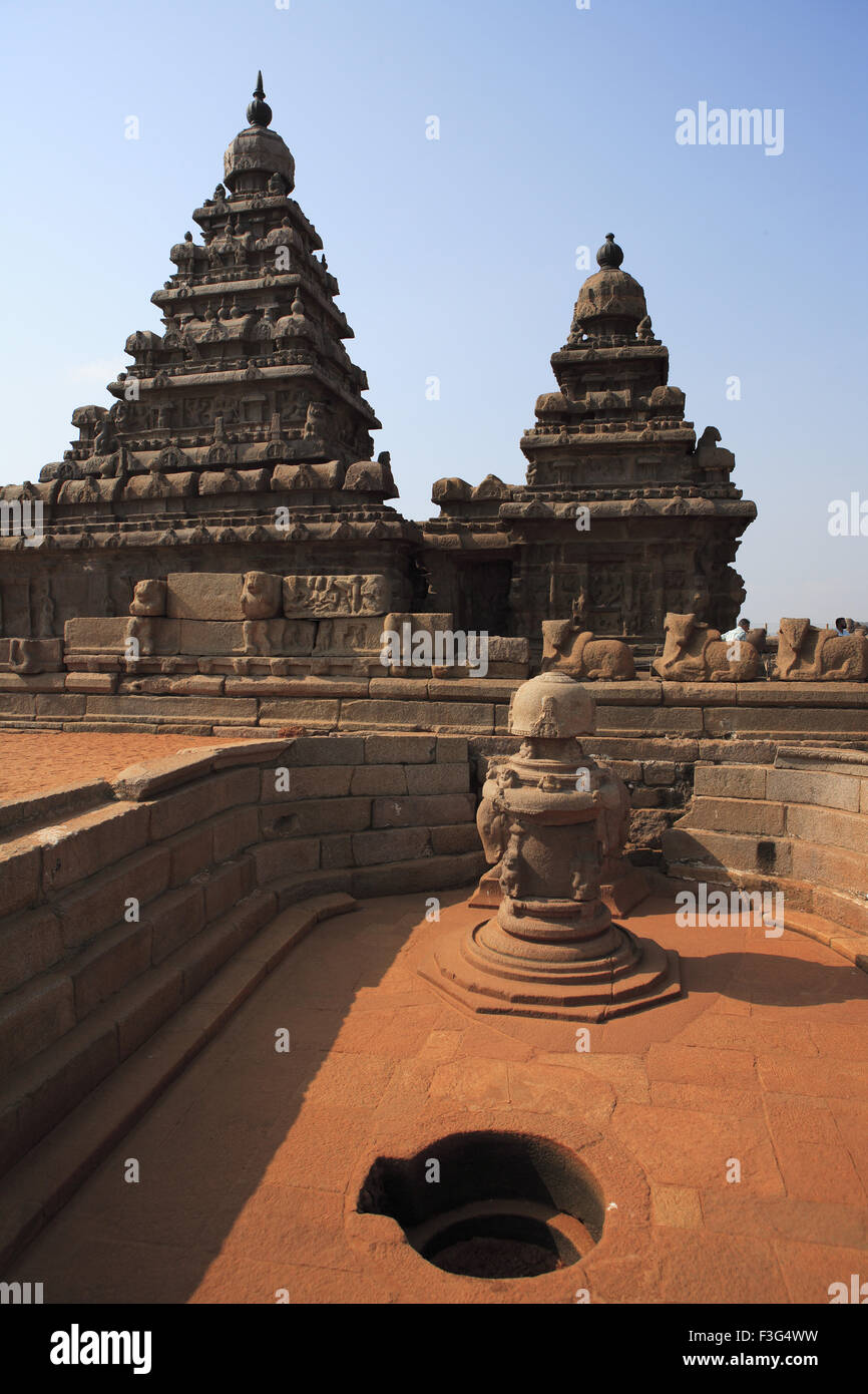 Shore temple dedicated to gods Vishnu and Shiva Pallava King Rajasimha Mahabalipuram Chengalpattu Tamil Nadu Stock Photo