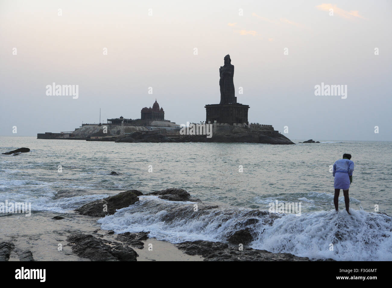 Sunrise view Vivekananda Memorial statue Tamil Poet Thiruvalluvar ...