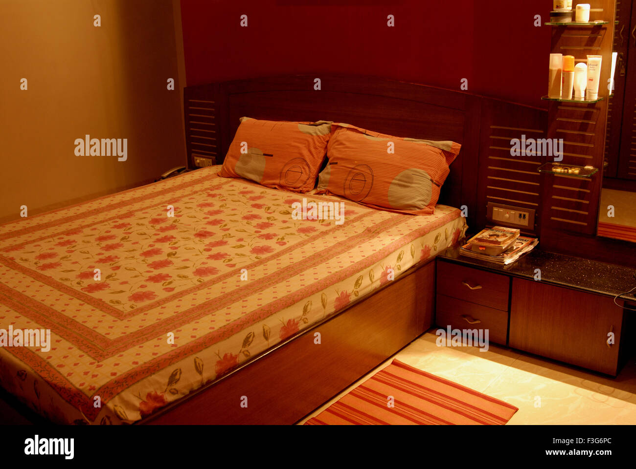 Bedroom ; Bombay ; Mumbai ; Maharashtra ; India ; Asia ; NOMR Stock