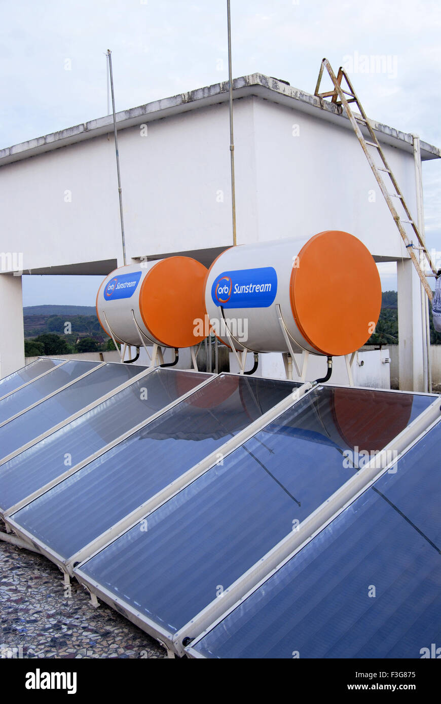 Solar water heater india hires stock photography and images Alamy