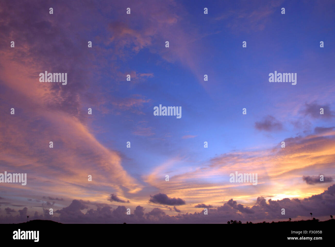 Skyscape ; sky scape ; sky ; cloud ; clouds ; sun ; sunset ; evening ; dusk Stock Photo