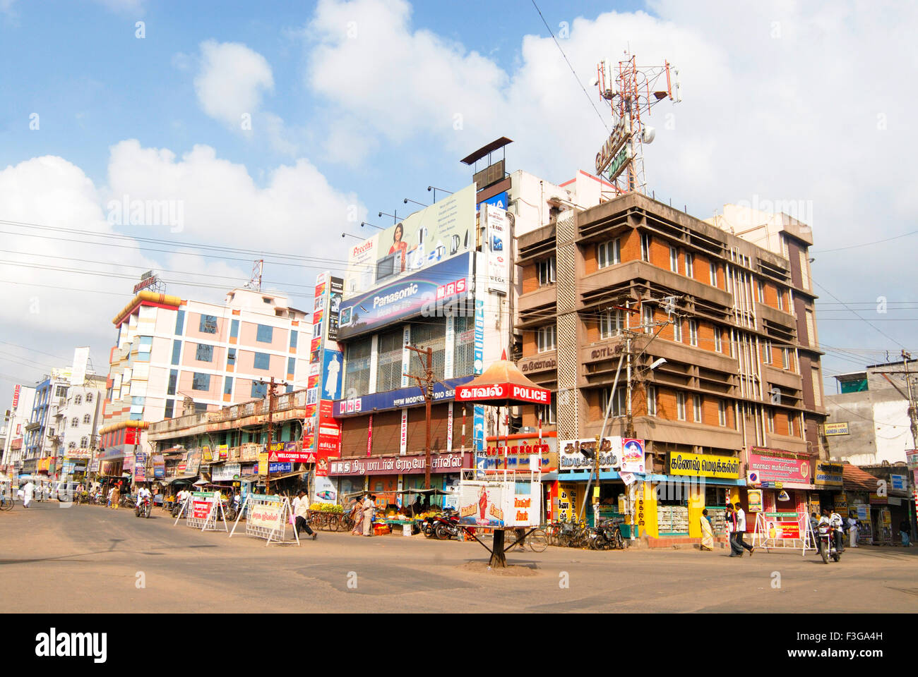 Busy market area at South Rampart ; Thanjavur ; Tamil Nadu ; India