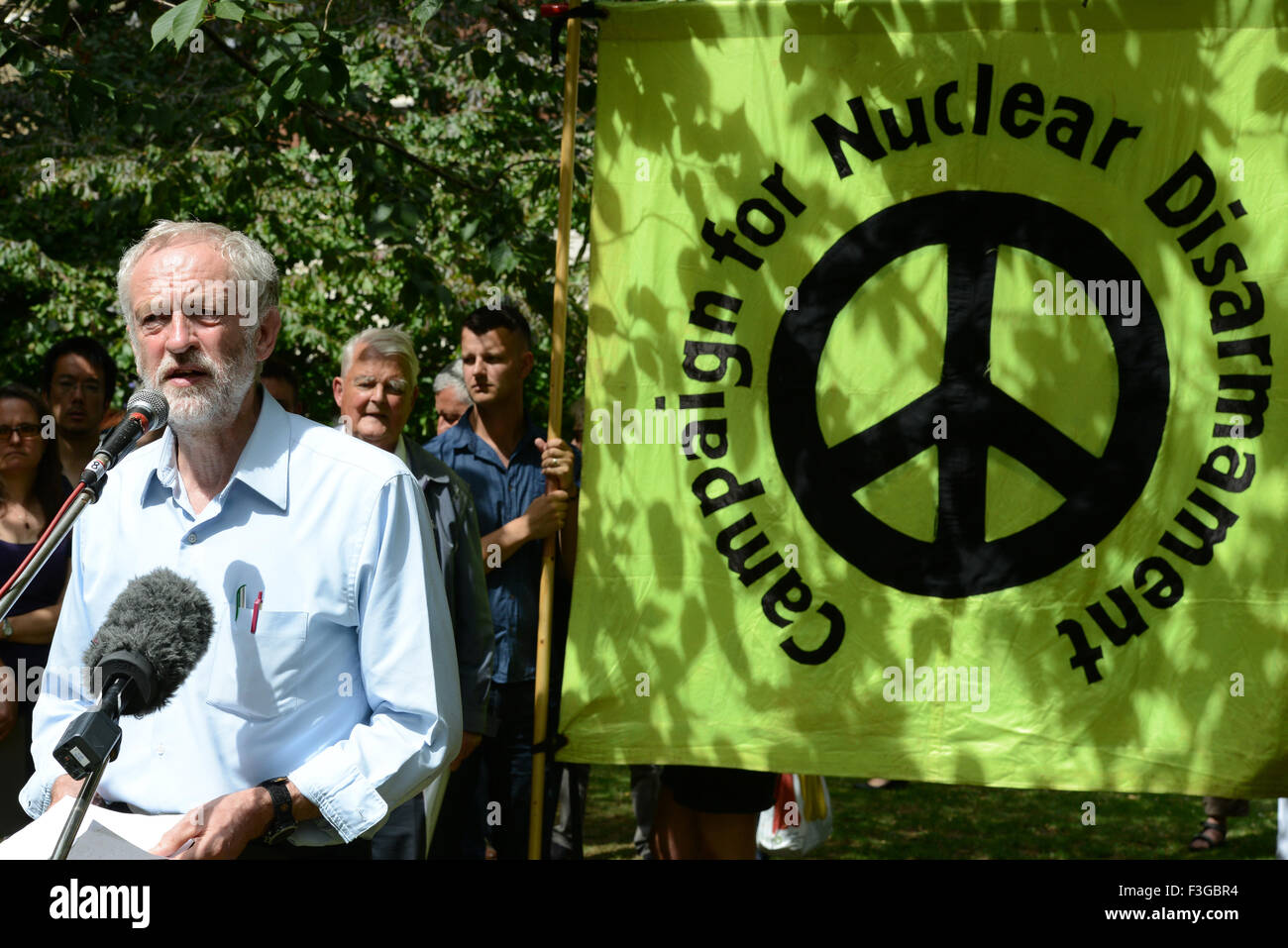 Labour leadership frontrunner addresses Hiroshima Day Ceremony commemorating the seventieth anniversary of the dropping of the atomic bomb on Hiroshima.  Featuring: Jeremy Corbyn Where: London, United Kingdom When: 06 Aug 2015 Stock Photo