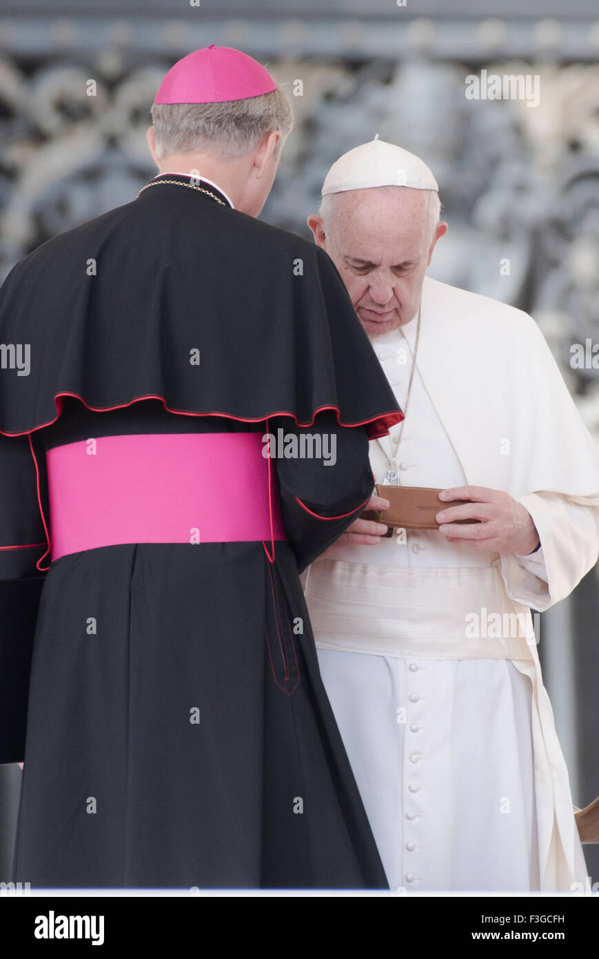 Vatican City. 7th Oct, 2015. Pope Francis talks with archibishop Georg Gänswein after the end of the weekly general audience in St Peter square. Credit:  Massimo Valicchia/Alamy Live News. Stock Photo