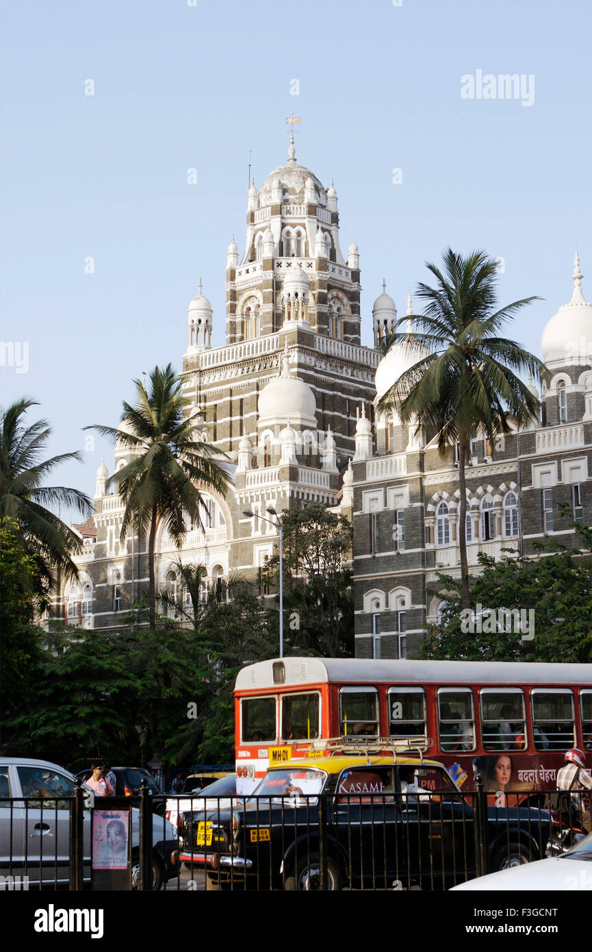 Traffic near western railway headquarter ; Churchgate ; Bombay now Mumbai ; Maharashtra ; India Stock Photo