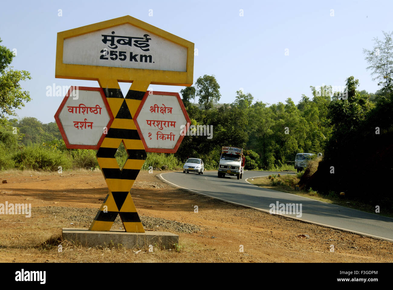 Mumbai goa highway hi-res stock photography and images - Alamy