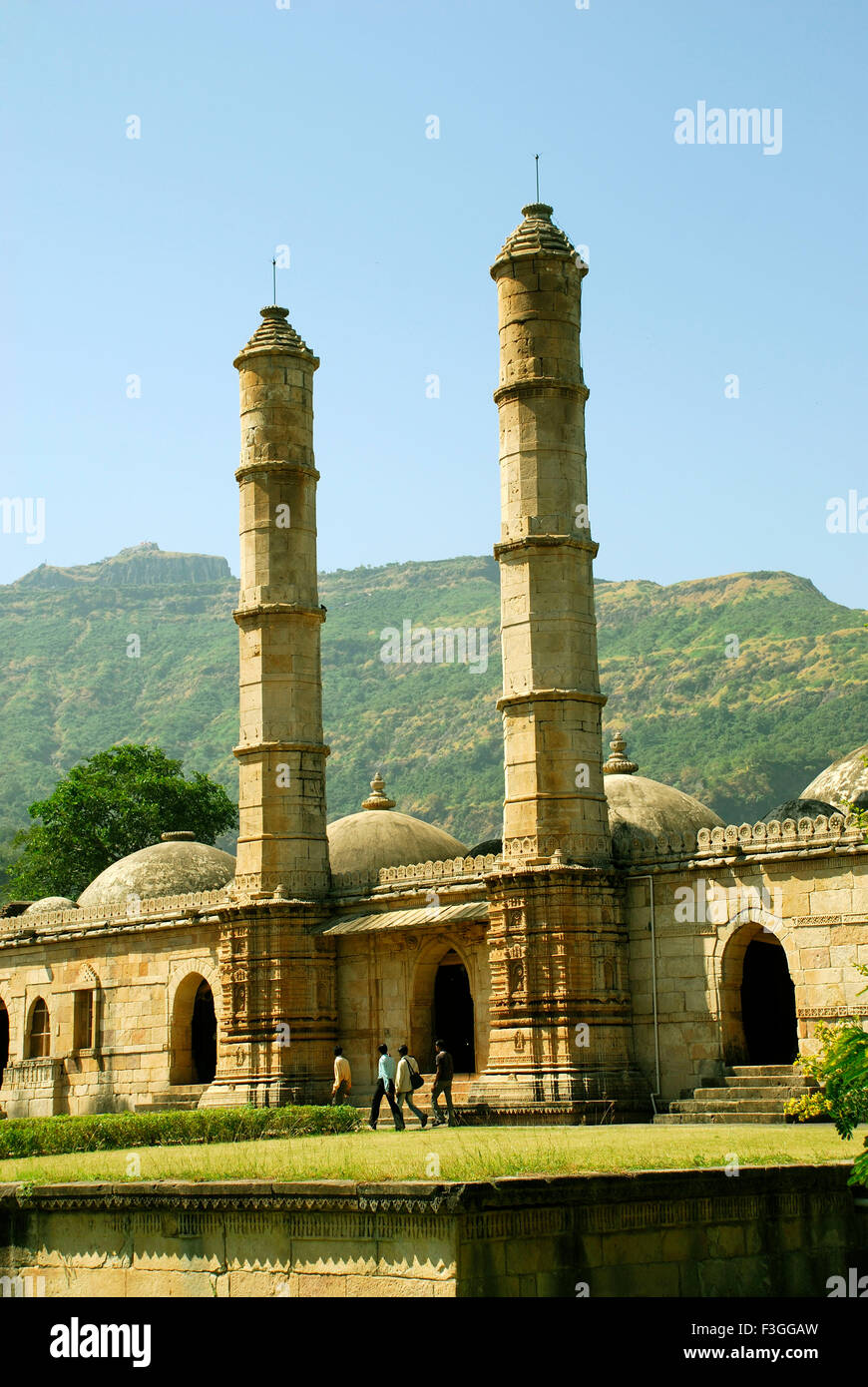 Shaher ni Masjid built by Mohammad Degda ; Pavagadh Chapaner ; Gujarat ; India Stock Photo