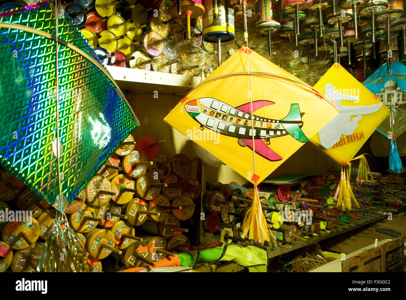 shop selling kites, kite flying festival, Imamwada Kandi Mohalla