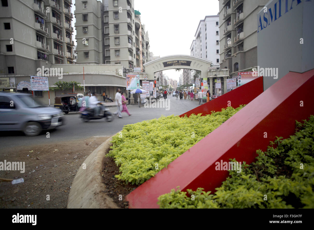 Evening light and shopping center street scene in Mira road ; Bombay