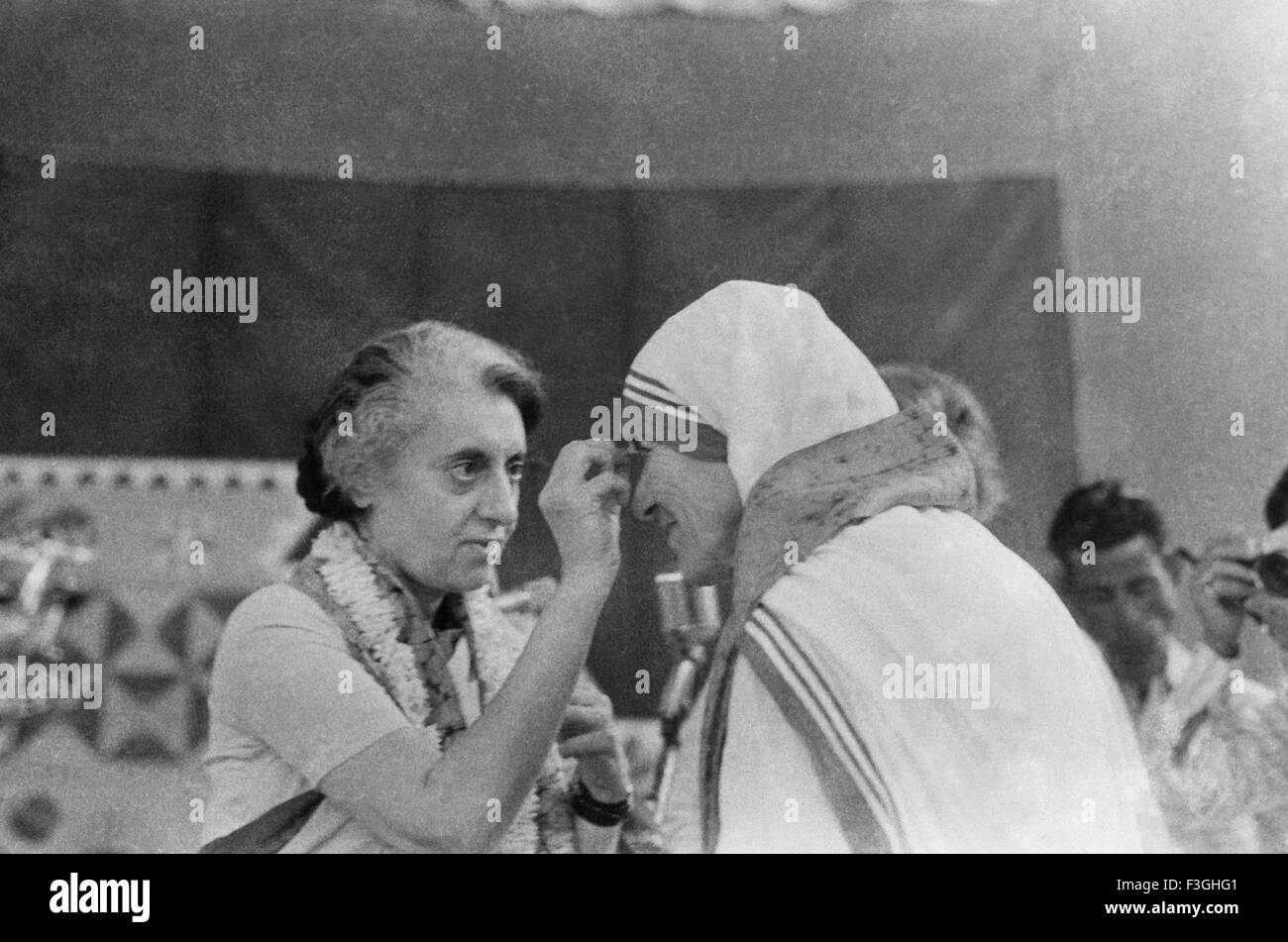 Mother Teresa with Indira Gandhi Stock Photo