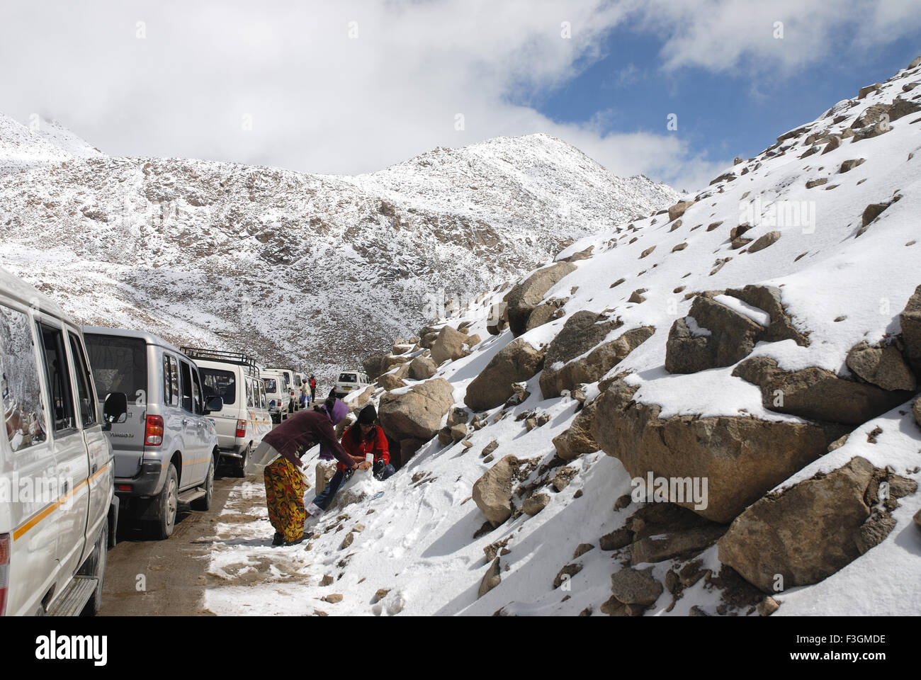 Changla snow mountain pass, Chang La, Leh, Ladakh, Kashmir, Jammu and  Kashmir, union territory, UT, India, Asia Stock Photo