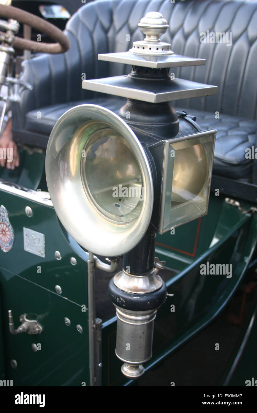 Vintage car lamp, antique car lamp, old car lamp, classic car lamp, India,  Asia Stock Photo - Alamy