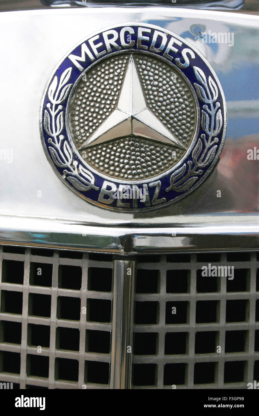 Mercedes Benz Daimler Chrysler Pin Badge MB  A Klasse Taxi 
